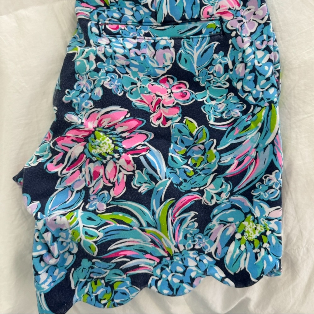Lilly Pulitzer - Picture 2 of 4